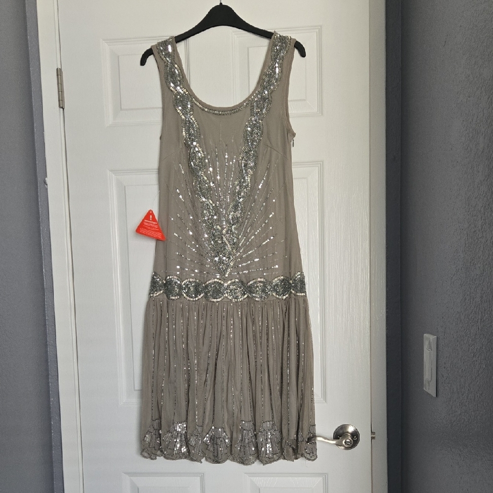 Elegant Silver Embellished Dress. Midlength.